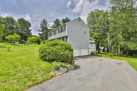 4 Spindlewick Drive Nashua NH 03062