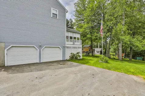 4 Spindlewick Drive Nashua NH 03062