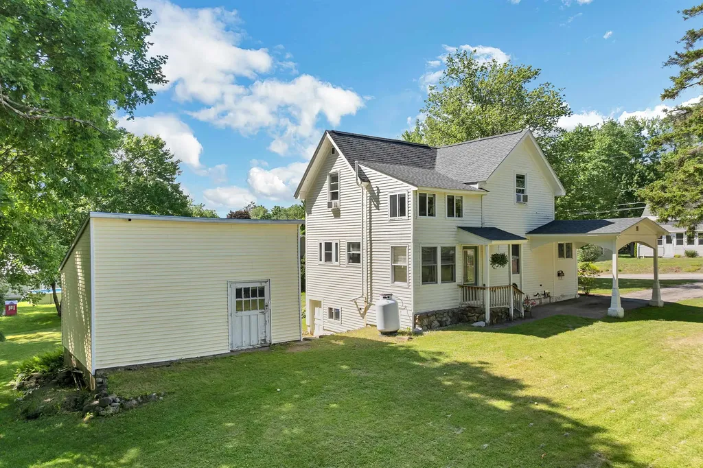 227 Pine Street Laconia NH 03246