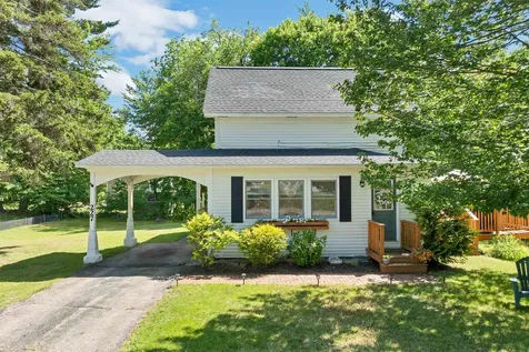 227 Pine Street Laconia NH 03246
