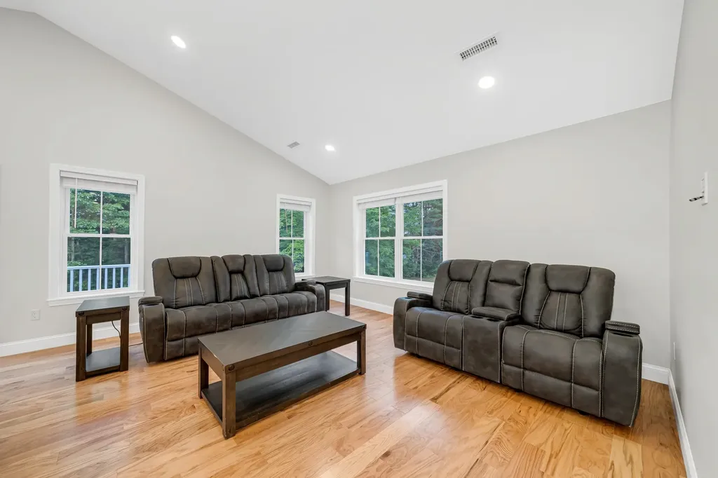 427 Middle Road Brentwood NH 03833