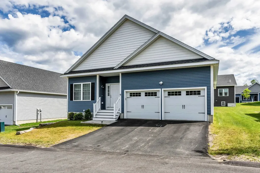 9 Venus Way Pelham NH 03076