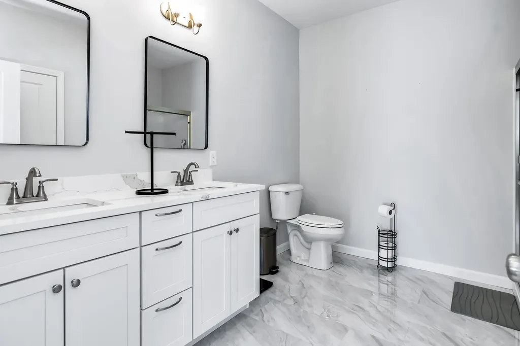 9 Venus Way Pelham NH 03076