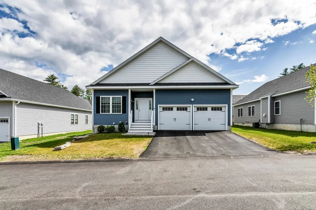 9 Venus Way Pelham NH 03076