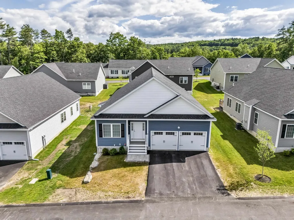 9 Venus Way Pelham NH 03076