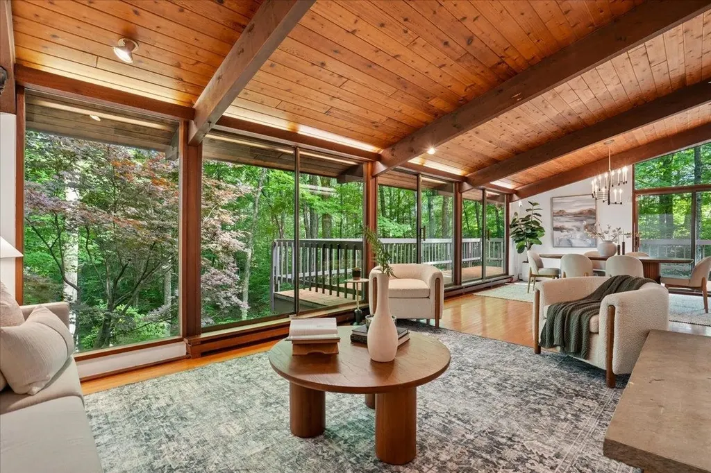 34 Van Dyke Road Hollis NH 03049