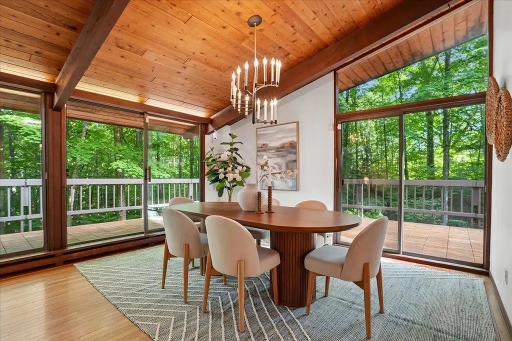 34 Van Dyke Road Hollis NH 03049