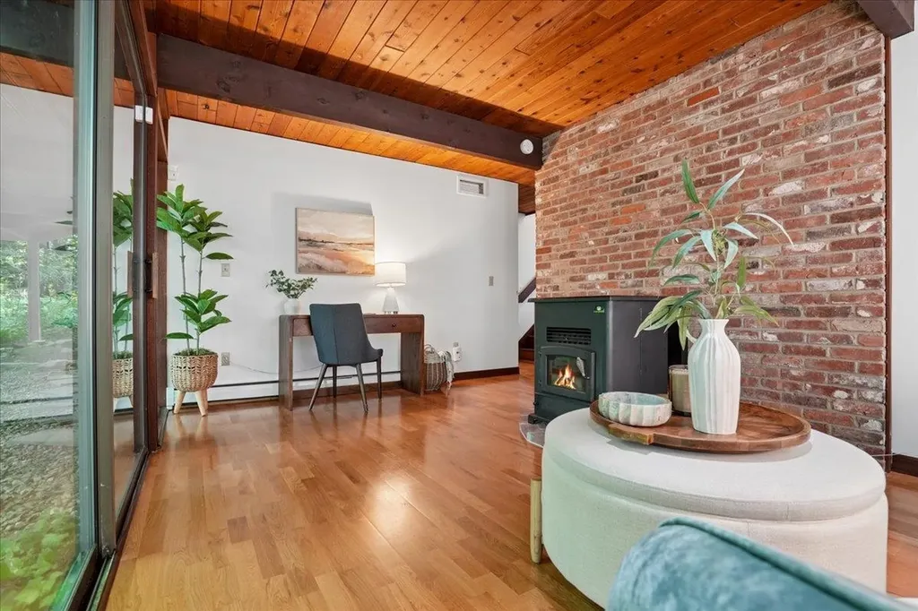 34 Van Dyke Road Hollis NH 03049