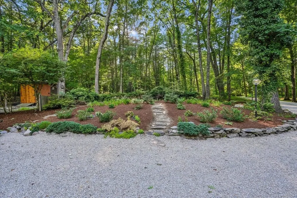34 Van Dyke Road Hollis NH 03049