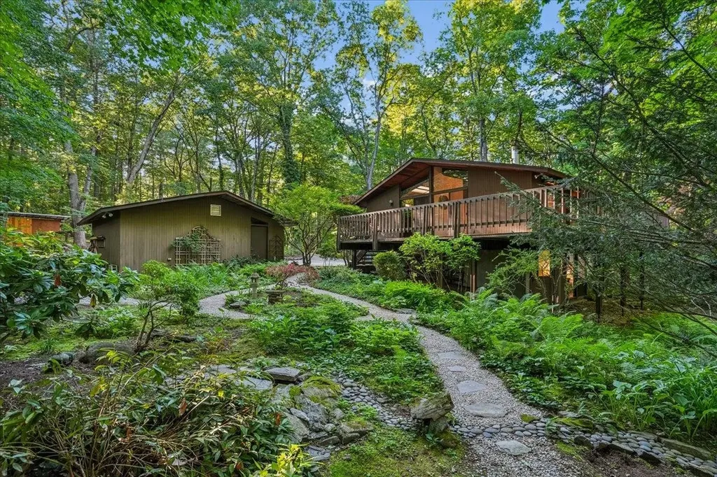 34 Van Dyke Road Hollis NH 03049