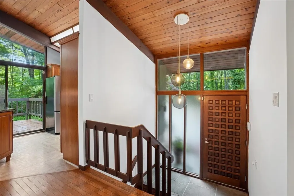 34 Van Dyke Road Hollis NH 03049