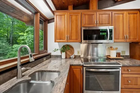 34 Van Dyke Road Hollis NH 03049
