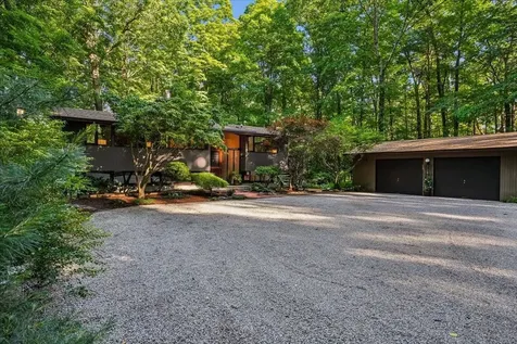 34 Van Dyke Road Hollis NH 03049