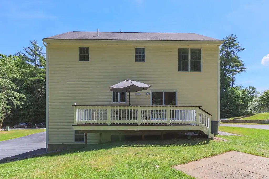 17 Jessica Drive Merrimack NH 03054