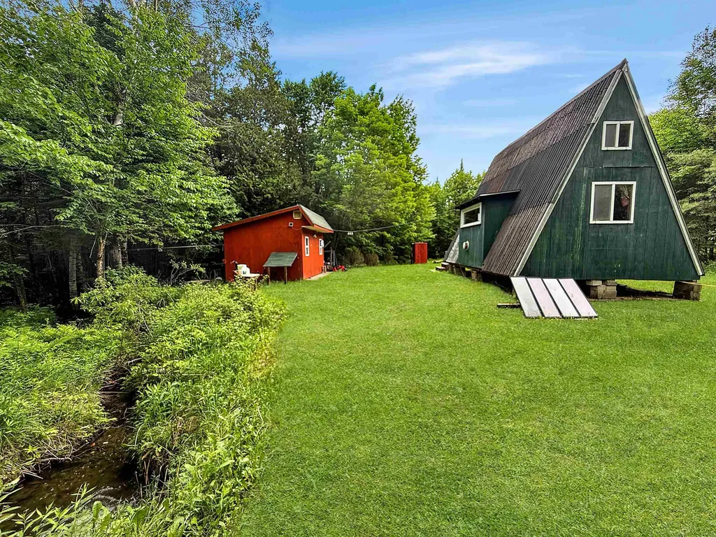 27 Placy Road Columbia NH 03576