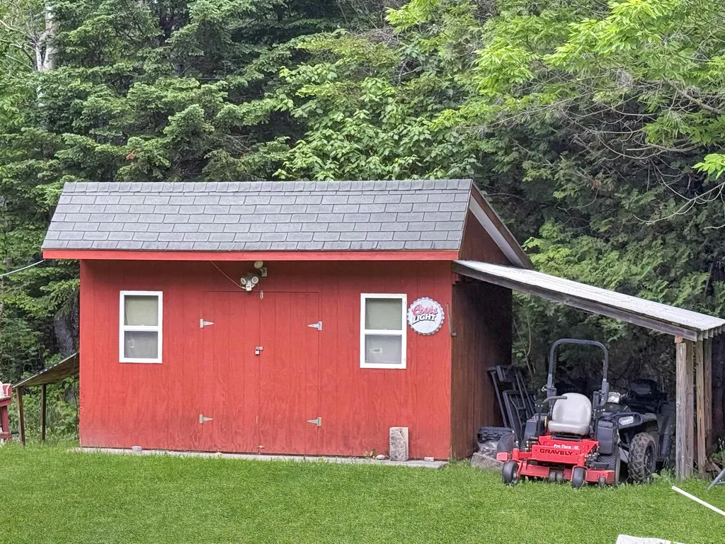 27 Placy Road Columbia NH 03576