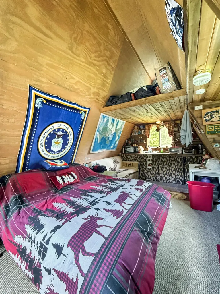 27 Placy Road Columbia NH 03576