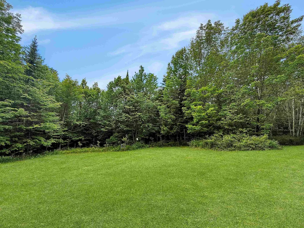 27 Placy Road Columbia NH 03576