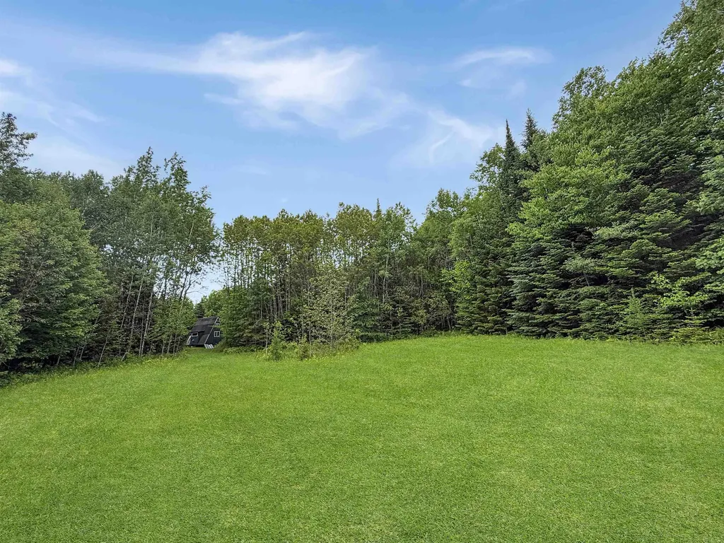 27 Placy Road Columbia NH 03576