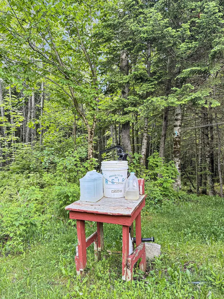 27 Placy Road Columbia NH 03576