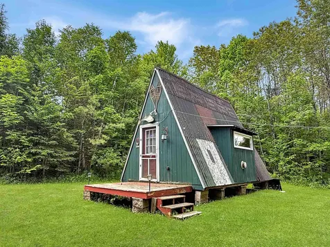 27 Placy Road Columbia NH 03576