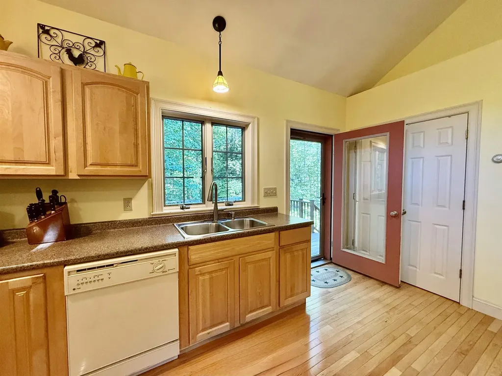 40 Lakewood Drive Alton NH 03810