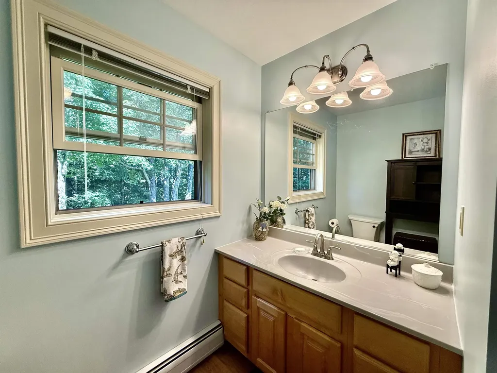 40 Lakewood Drive Alton NH 03810