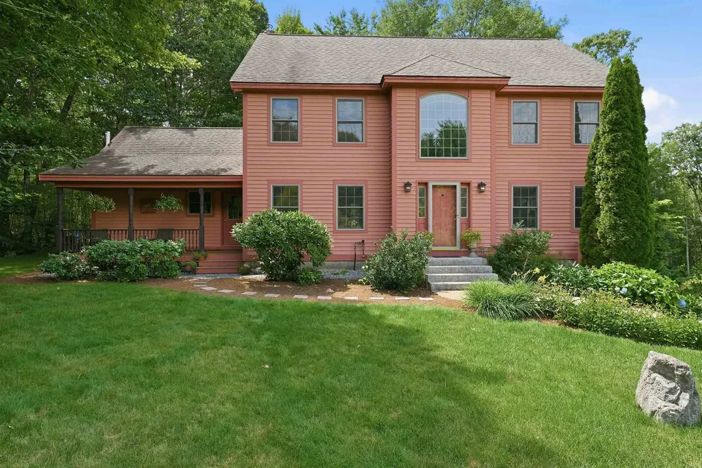 40 Lakewood Drive Alton NH 03810