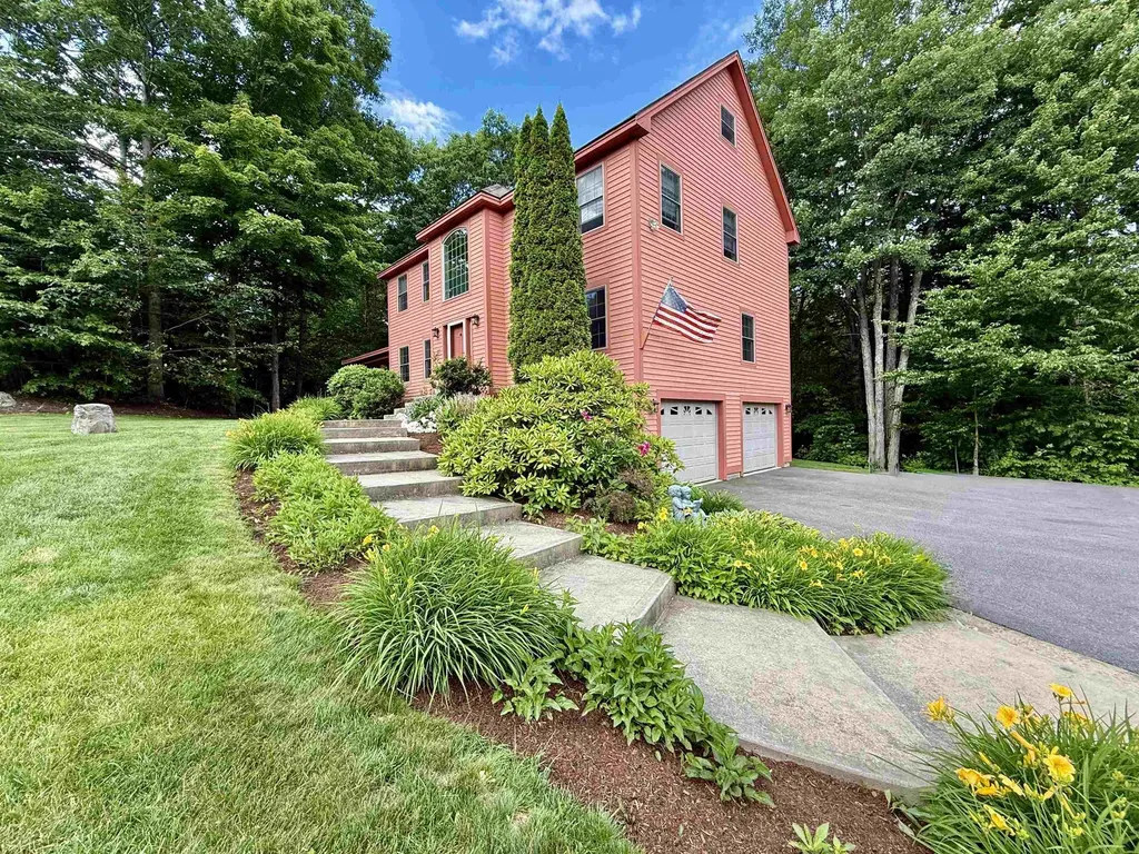40 Lakewood Drive Alton NH 03810