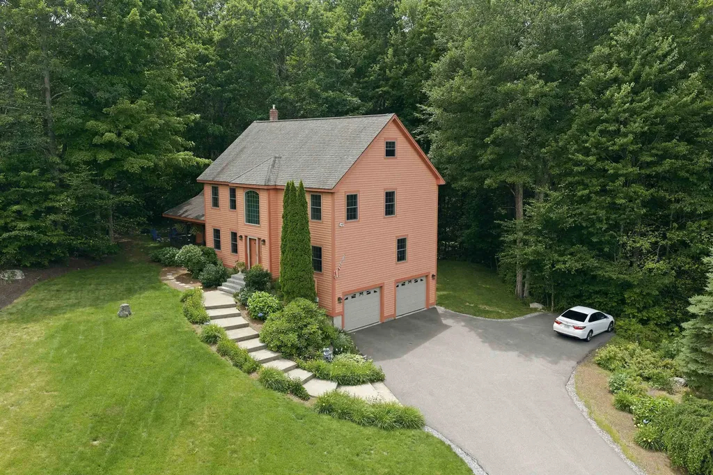40 Lakewood Drive Alton NH 03810