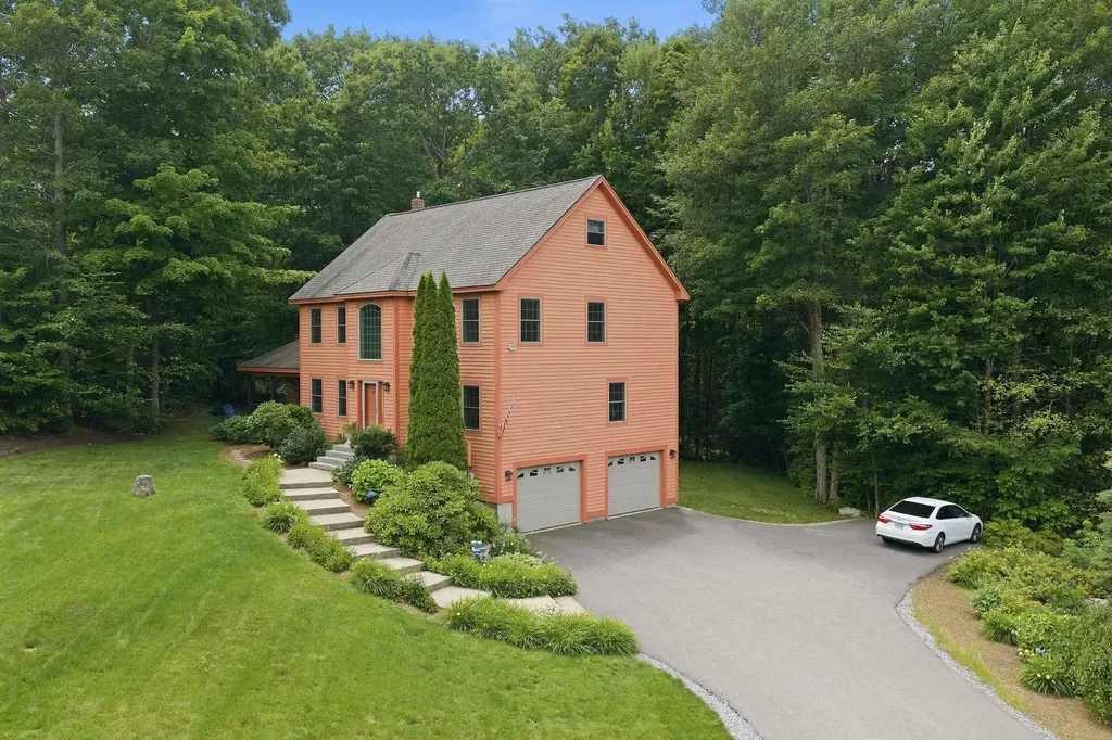 40 Lakewood Drive Alton NH 03810