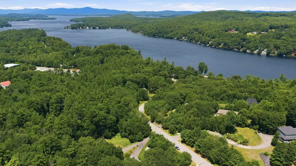 40 Lakewood Drive Alton NH 03810