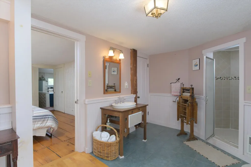 81 Main Street Chester VT 05143