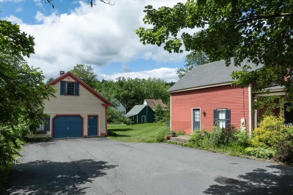 81 Main Street Chester VT 05143