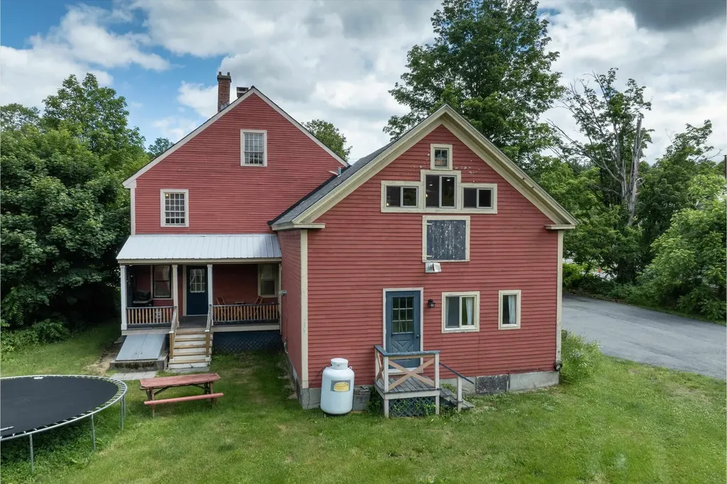 81 Main Street Chester VT 05143