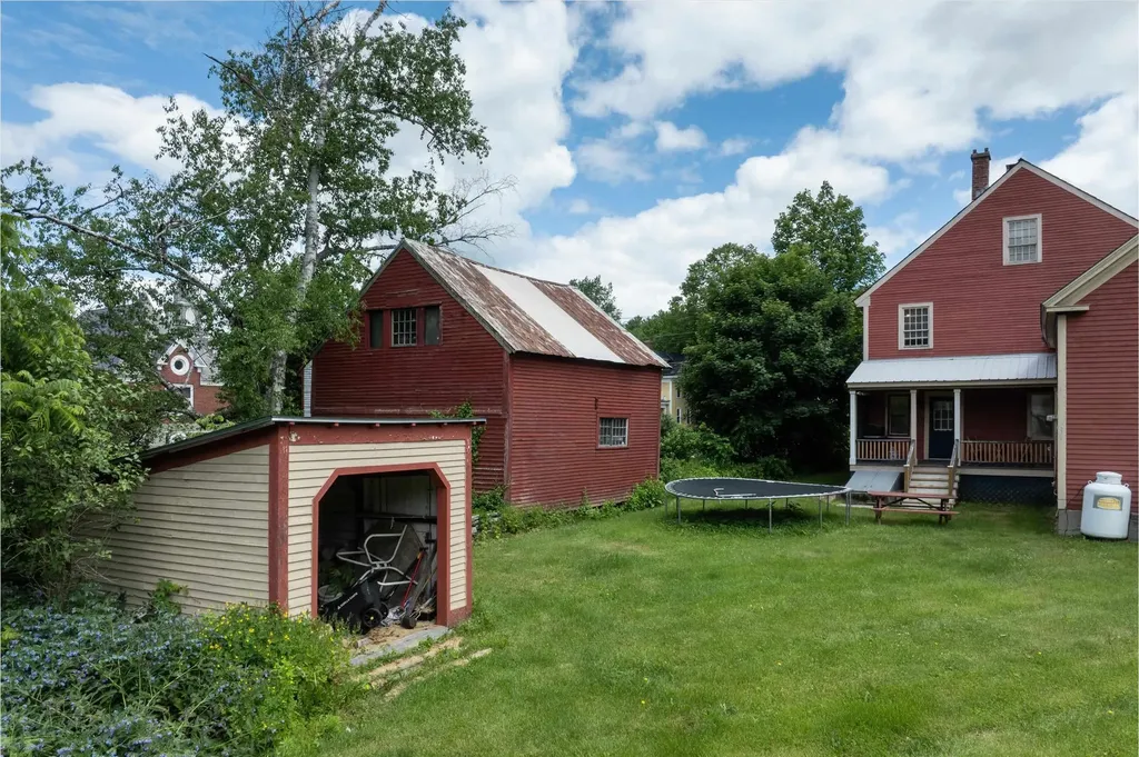 81 Main Street Chester VT 05143