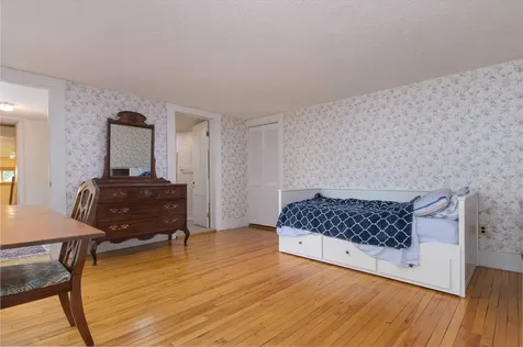 81 Main Street Chester VT 05143