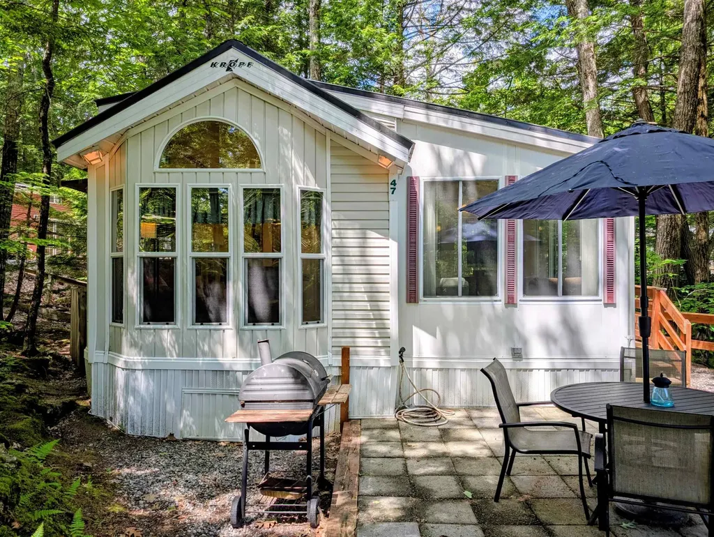 47 Overlook Road Holderness NH 03245