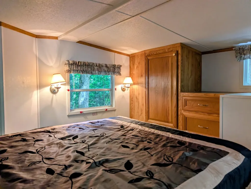 47 Overlook Road Holderness NH 03245
