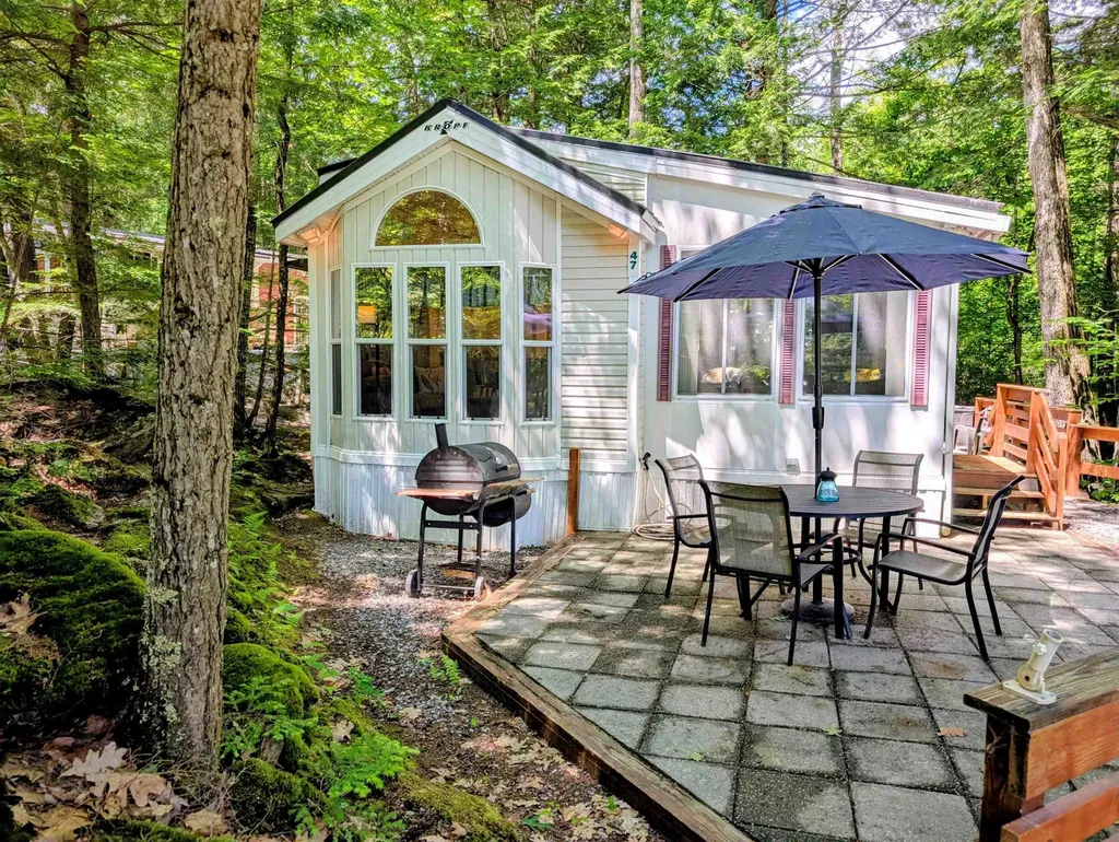 47 Overlook Road Holderness NH 03245