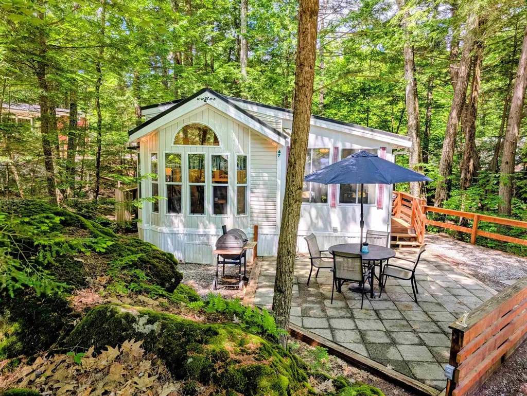 47 Overlook Road Holderness NH 03245