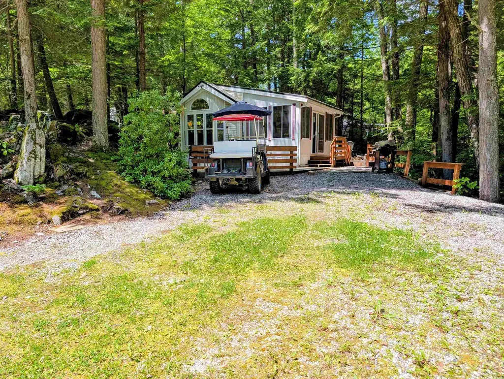 47 Overlook Road Holderness NH 03245
