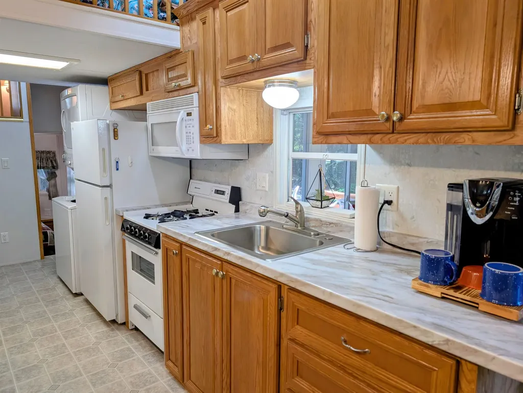 47 Overlook Road Holderness NH 03245