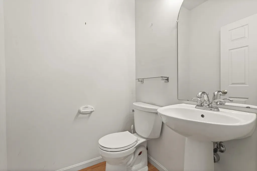 16 Edward Circle Bedford NH 03110