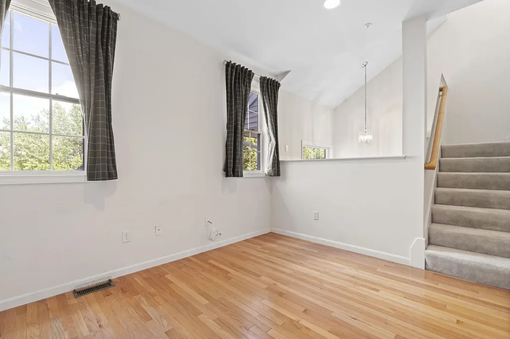 16 Edward Circle Bedford NH 03110