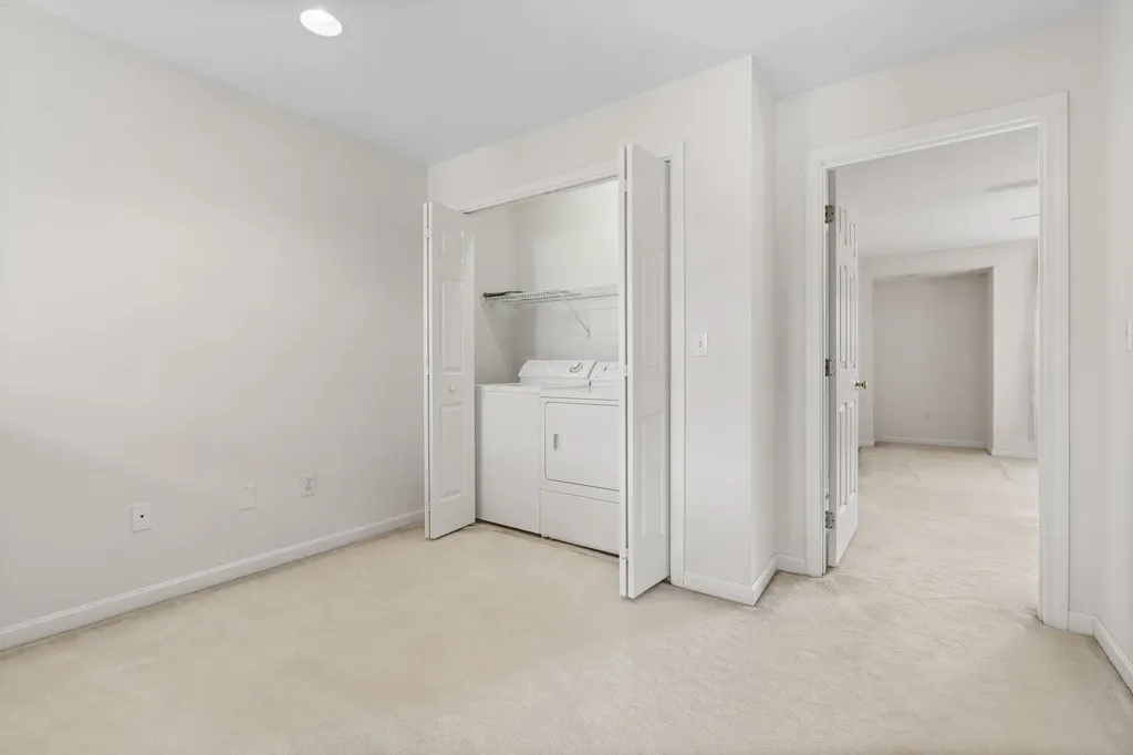 16 Edward Circle Bedford NH 03110