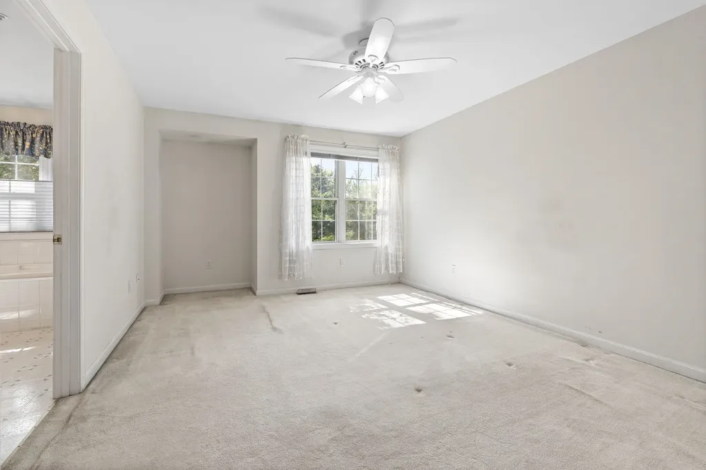 16 Edward Circle Bedford NH 03110