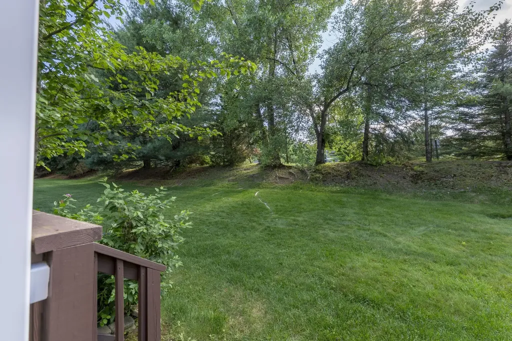16 Edward Circle Bedford NH 03110