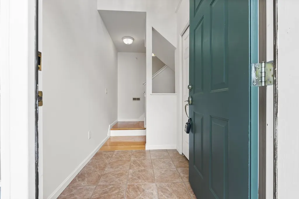 16 Edward Circle Bedford NH 03110