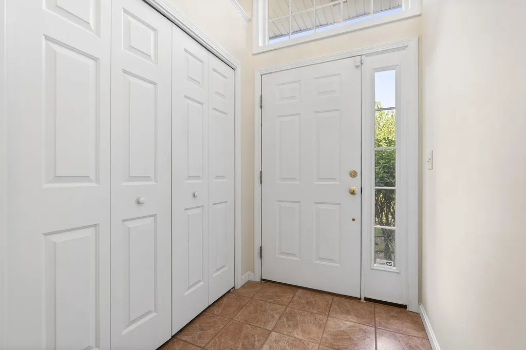16 Edward Circle Bedford NH 03110